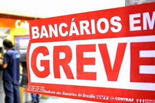 Bancários seguem em greve e negociam amanhã com Fenaban