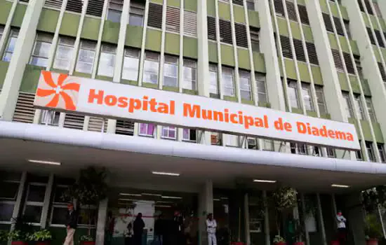 Pacientes com Covid-19 recebem visitas virtuais no Hospital Municipal de Diadema