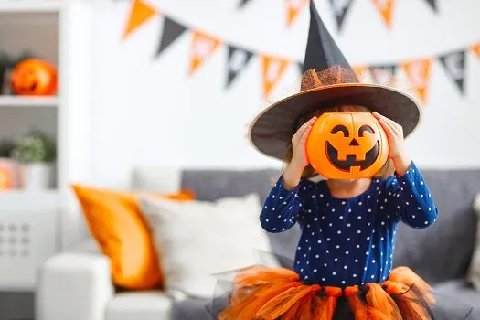 Shopping Penha realiza atividades temáticas de Halloween para crianças