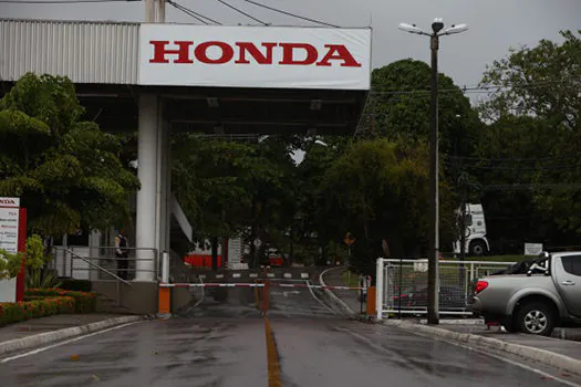 Fábrica de motos da Honda em Manaus adia retorno para o dia 20 de abril_x000D_