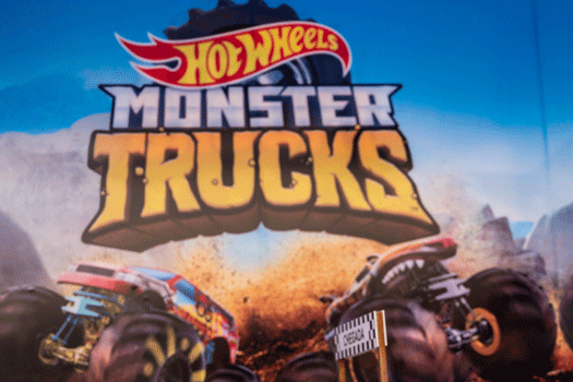 Turnê de Hot Wheels Monster Trucks finaliza com ação social em comunidade paulista