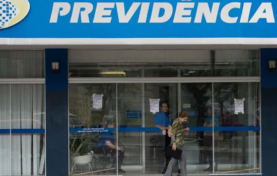 Governo convoca peritos médicos para trabalho presencial em agências do INSS_x000D_