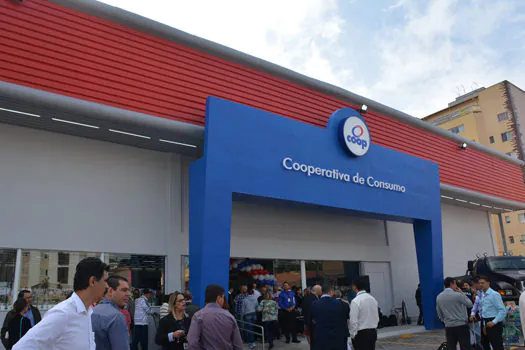 Coop amplia parceria com Banco de Alimentos