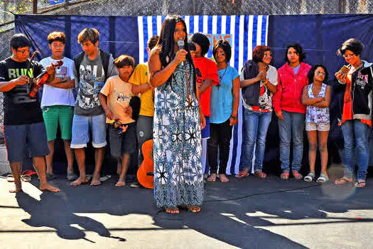 Indígenas da etnia Guarani visitam creche João de Deus