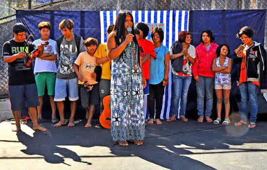 Indígenas da etnia Guarani visitam creche João de Deus