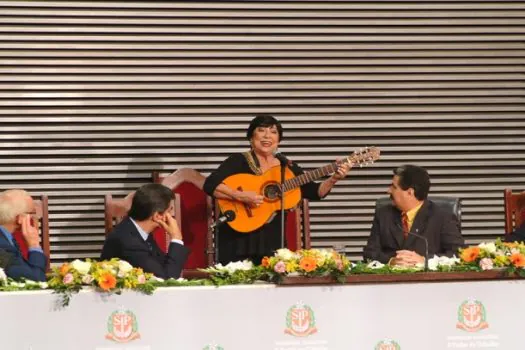 Prêmio Inezita Barroso acontece com homenagens a Marília Mendonça e Rolando Boldrin