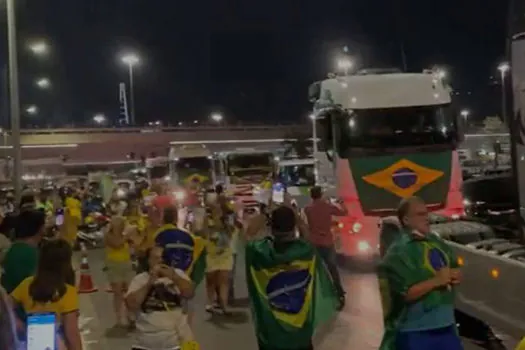 PM restabeleceu bloqueio na Esplanada dos Ministérios, após manifestantes furarem barreira