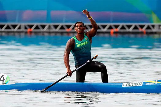 Isaquias Queiroz conquista bronze na canoagem