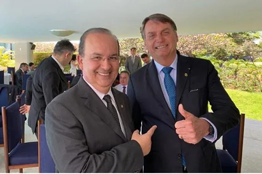 Bolsonaro cede vice-lideranças ao Centrão_x000D_