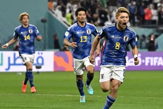 Japão surpreende Espanha e se garante nas oitavas da Copa do Catar