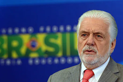 Lula não dividirá Ministério da Justiça, diz líder do governo