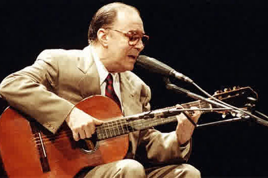 Morre o cantor e compositor João Gilberto aos 88 anos