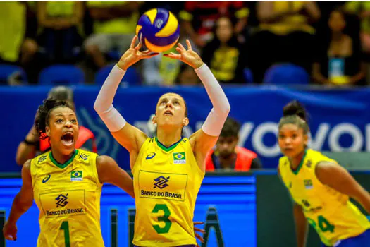 Seleção feminina de vôlei estreia no Sul-Americano contra Peru