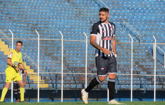 Johnny pede concentração para o EC São Bernardo na Copa Paulista