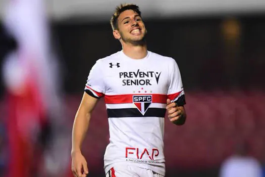 São Paulo deve ter Calleri por pelo menos 45 minutos para enfrentar a Chapecoense