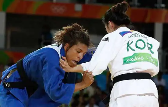 Judoca Rafaela Silva avança para a semifinal