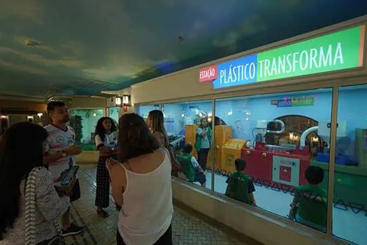 Jovens do ABC visitam estação Plástico Transforma na KidZania