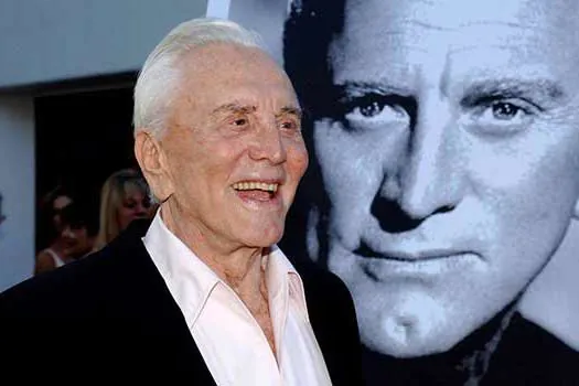 Kirk Douglas, ator e diretor, morre aos 103 anos