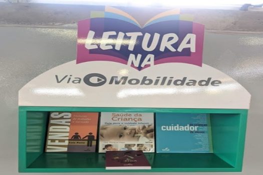 ViaQuatro e ViaMobilidade incentivam leitura com doação de livros nas estações