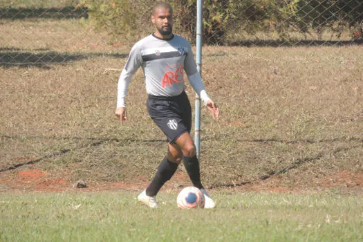 Lucas Gomes revela motivação para conseguir segundo acesso pelo Cachorrão