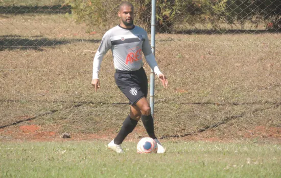 Lucas Gomes revela motivação para conseguir segundo acesso pelo Cachorrão