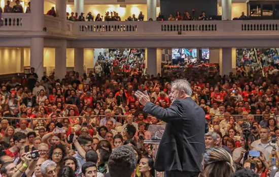 Lula fez longo discurso na abertura do 7.º Congresso Nacional do PT