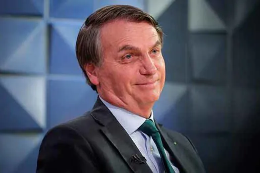 Bolsonaro afirma que ‘Lula é carta fora do baralho’