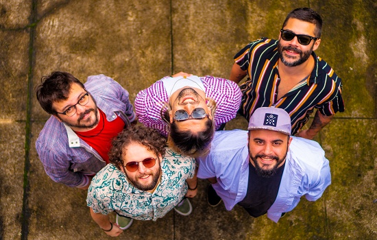 LunaLibre apresenta “Emocionado e Tropical” no Sesc 24 de Maio