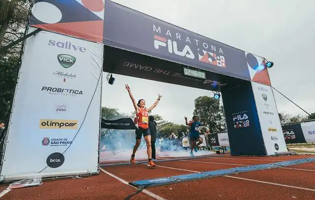 Maratona fila contou com mais de três mil atletas competindo em SP