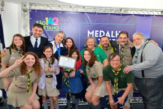 Parra parabeniza homenageados com a Medalha Di Thiene