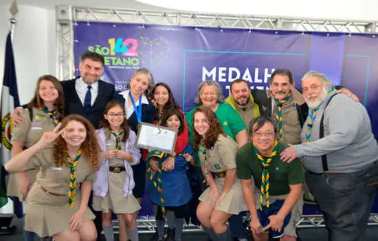 Parra parabeniza homenageados com a Medalha Di Thiene