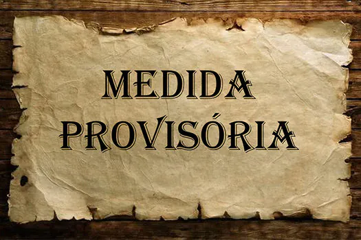 Congresso declara caducidade de cinco medidas provisórias de Bolsonaro_x000D_