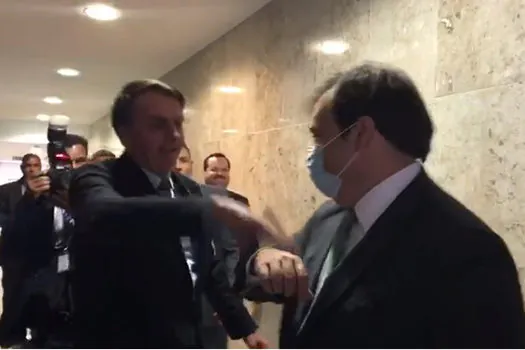 Maia e Bolsonaro: encontro após longo período de confronto