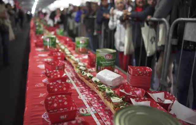 Título de maior bruschetta do mundo é conquistado em evento beneficente