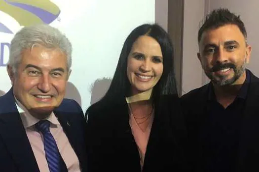 Marcos Pontes conversa com alunos de escolas estaduais em São José dos Campos