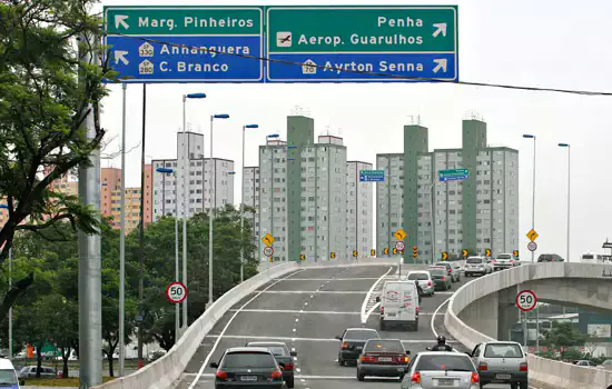 Pista expressa da Marginal Pinheiros será interditada para obras do Metrô hoje (28)