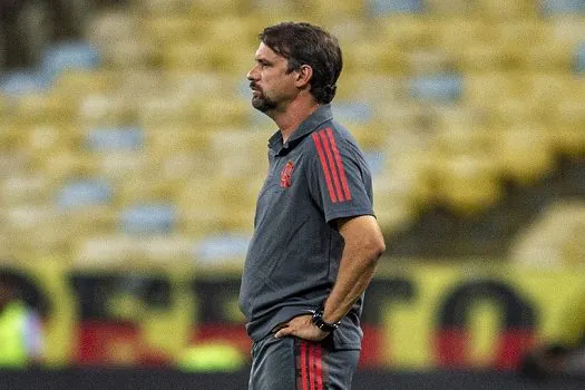 Vasco triunfa na estreia do técnico Maurício Souza