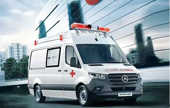 Mercedes-Benz na Feira Hospitalar – De sirene ligada