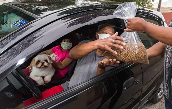 Moeda Pet estreia sistema drive-thru e troca garrafas plásticas por ração nesta quarta