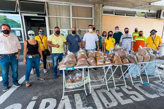 Moeda Pet entrega 300 quilos de ração para cães e gatos em Santo André