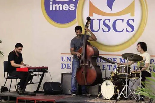 Instrumental USCS apresenta o grupo Motion Jazz Quartet