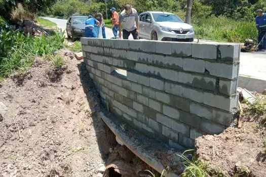 Ribeirão Pires constrói muro de arrimo na Avenida dos Manacás