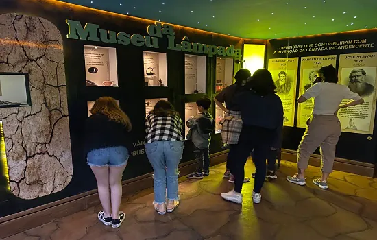 Museu da Lâmpada ensina brincando sobre a evolução da iluminação