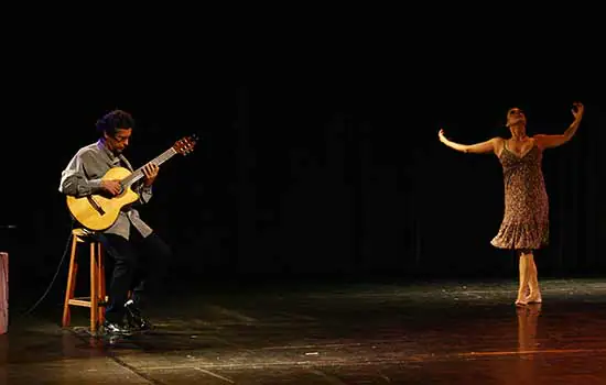 Espetáculo O Músico e a Bailarina é destaque cultural.