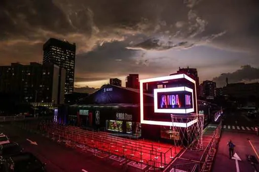 ‘NBA House, apresentada por Budweiser’, volta a SP com experiências imersivas para os fãs