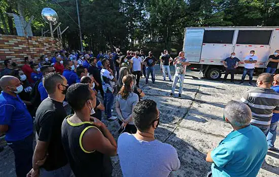 Trabalhadores protestam contra fechamento da Nakata em Diadema