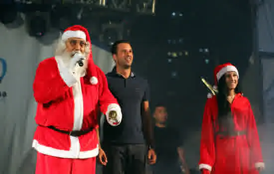 Papai Noel e Luzes Dançantes na abertura do Natal Iluminado de Diadema