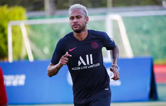 Neymar admite erros na carreira e desabafa: ‘Recuperar a confiança custa caro’