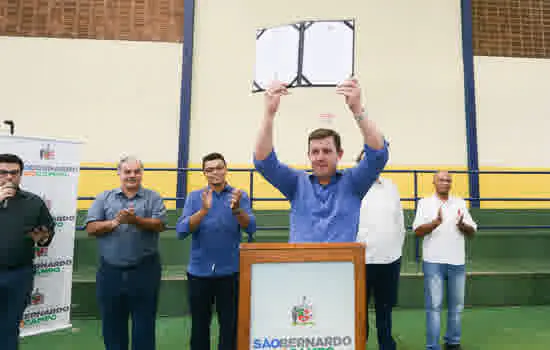 Orlando Morando autoriza regularização fundiária de 306 imóveis do Grande Alvarenga