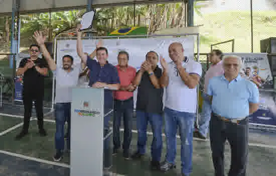 Morando entrega 128 escrituras e lança o programa “Arena Parque de Esportes”